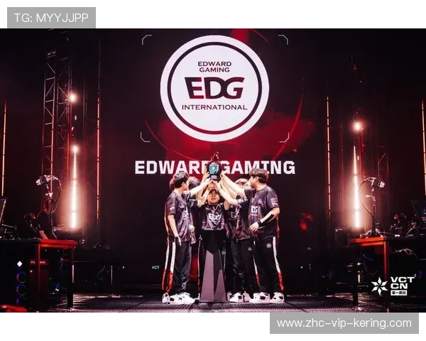 EDG训练中多次展示强势团战