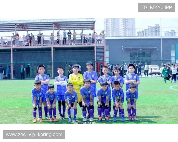 足球俱乐部在青训中建立心理与学业双重支持体系确保球员全面发展