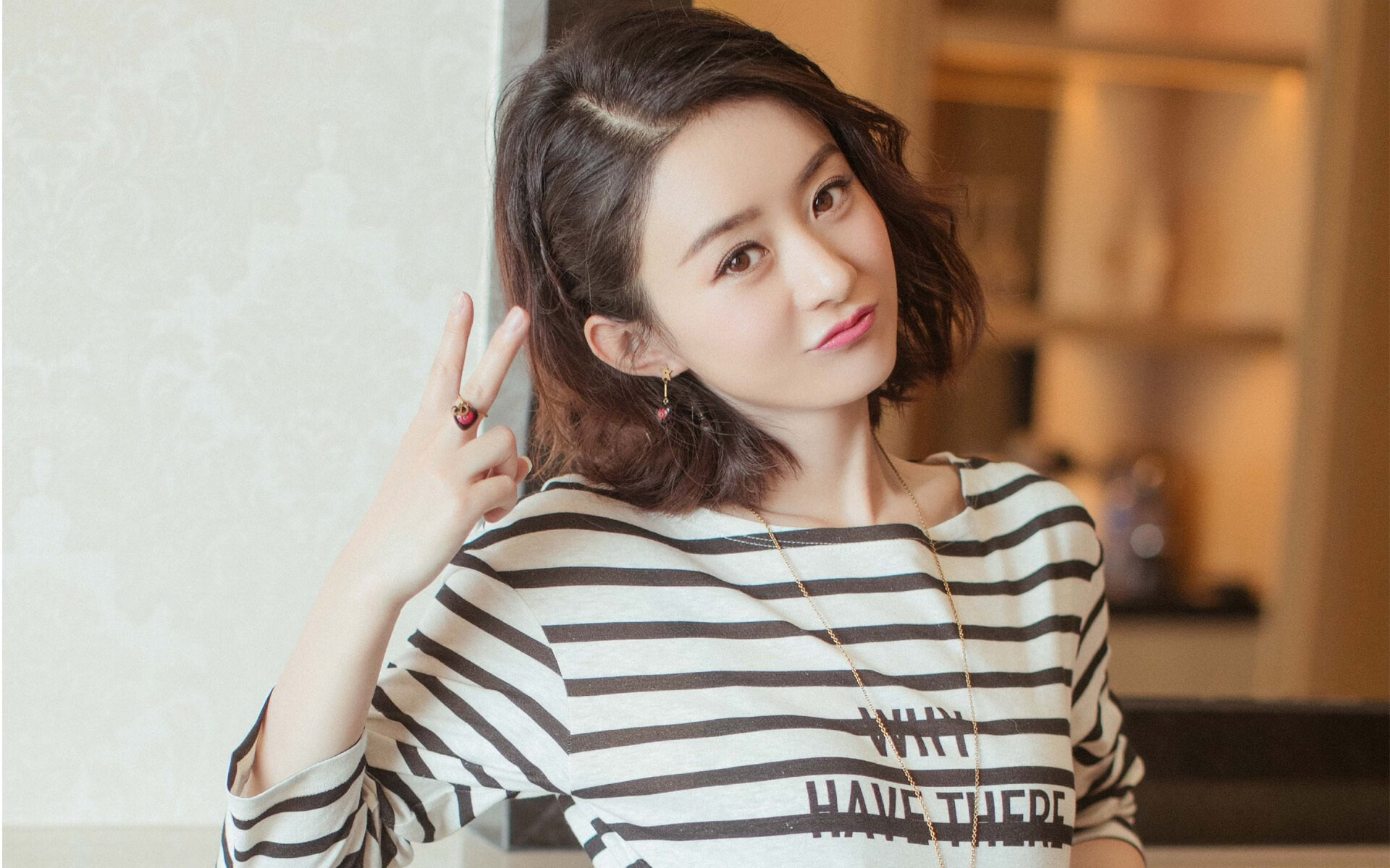 张伟丽拼尽全力艰难取胜格斗冠军赛,张伟丽一场比赛格斗能挣多少钱